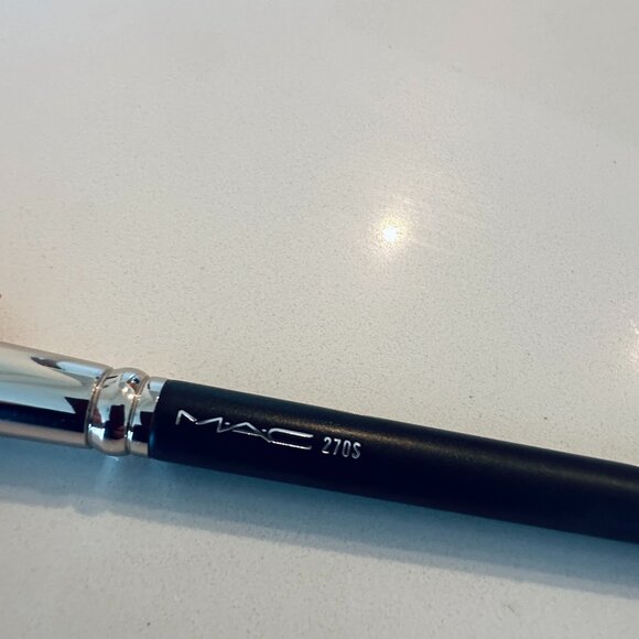 NEW MAC 270 Synthetic Mini Rounded Slant Brush NEW - Picture 5 of 7